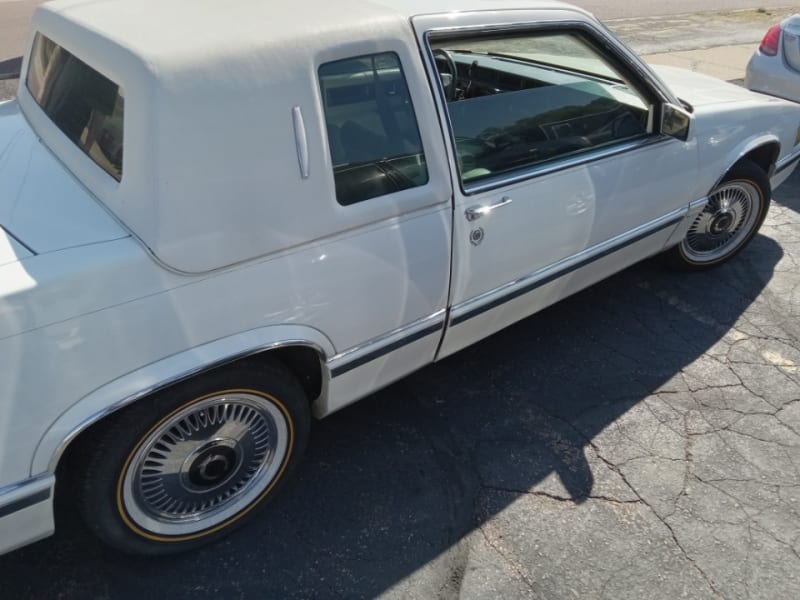 Cadillac Deville 1992 price $7,500