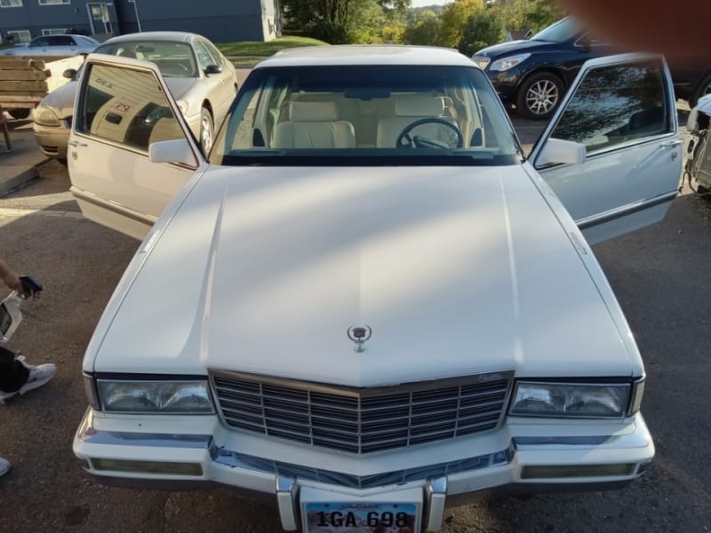 Cadillac Deville 1992 price $7,500