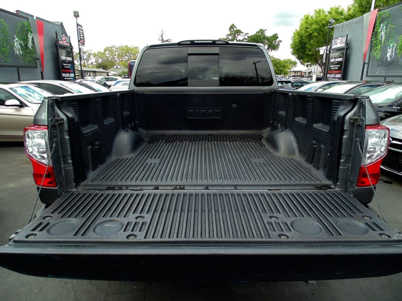 Nissan Titan 4x4 Crew Cab SV 2018 price $22,850