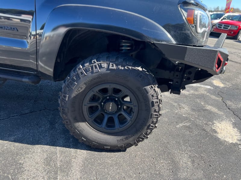 Toyota Tacoma 2005 price $16,995