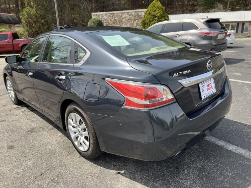 Nissan Altima 2015 price $8,995