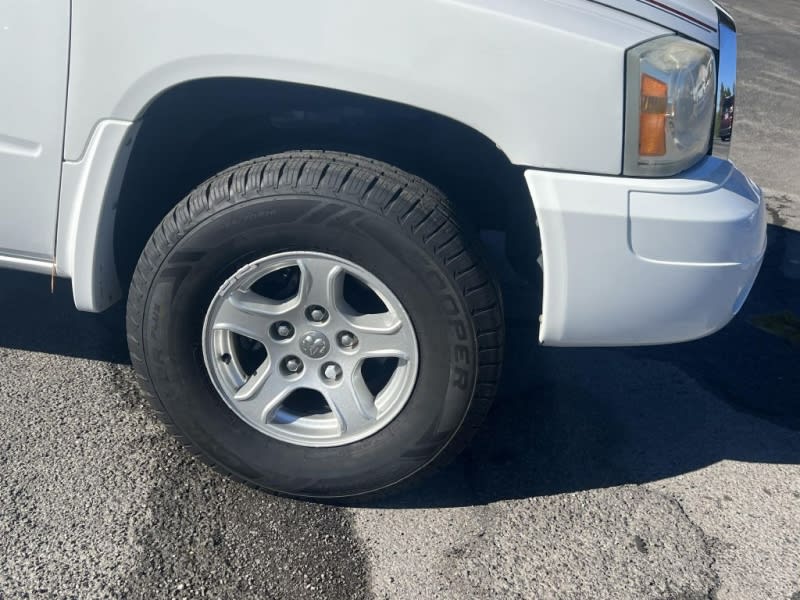 Dodge Dakota 2007 price $5,995