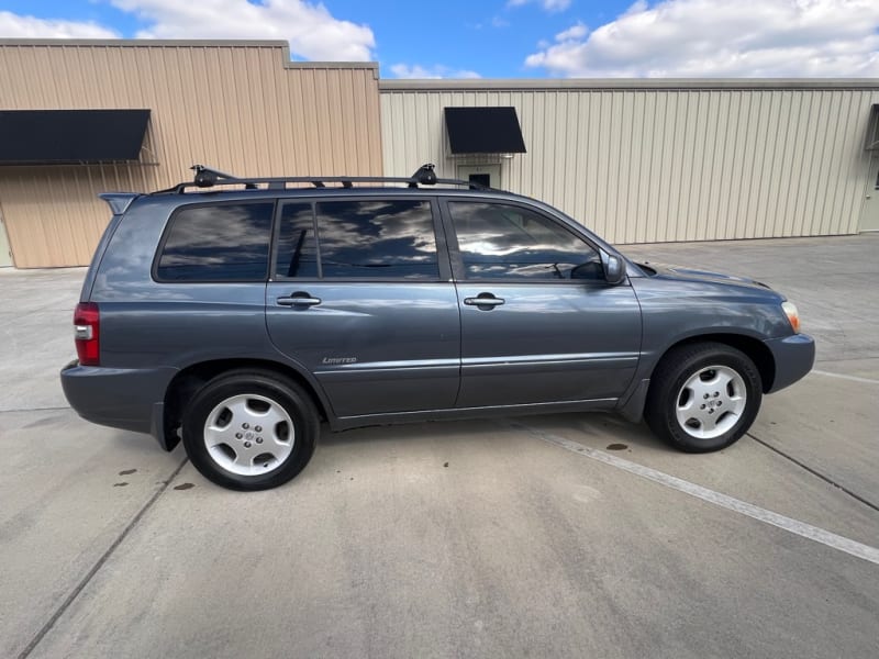 Toyota Highlander 2006 price $6,995