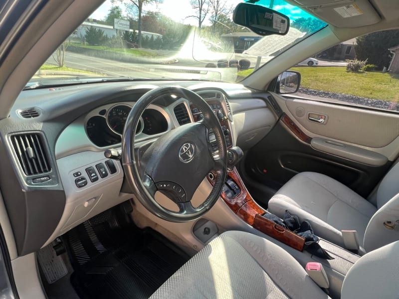 Toyota Highlander 2006 price $6,995