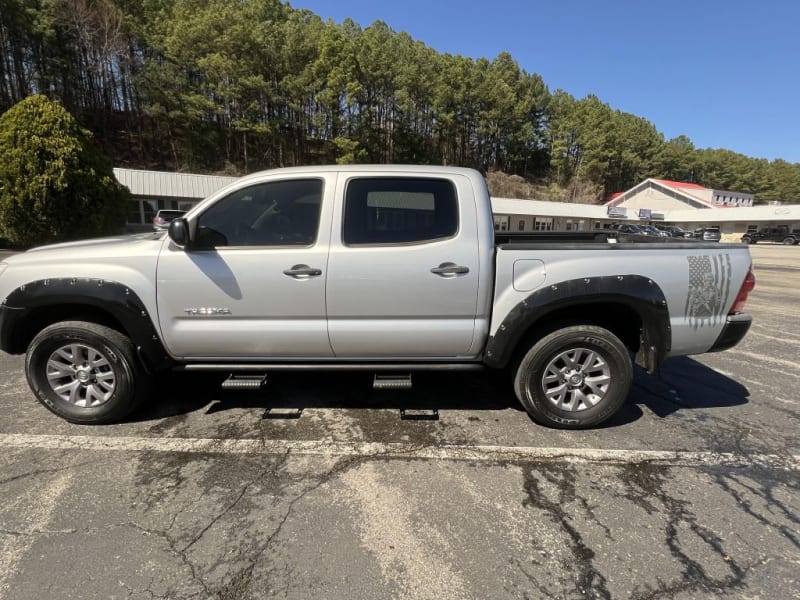 Toyota Tacoma 2012 price $15,900