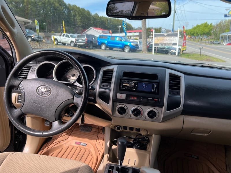 Toyota Tacoma 2011 price $14,900