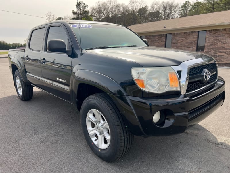 Toyota Tacoma 2011 price $14,900