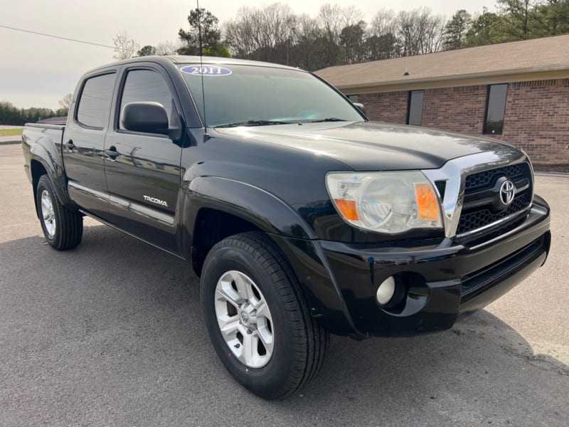 Toyota Tacoma 2011 price $14,900