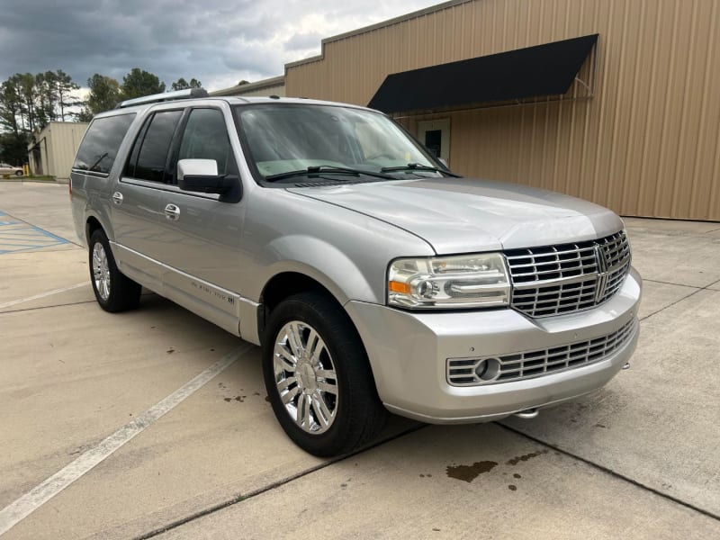 Lincoln Navigator L 2010 price $6,300