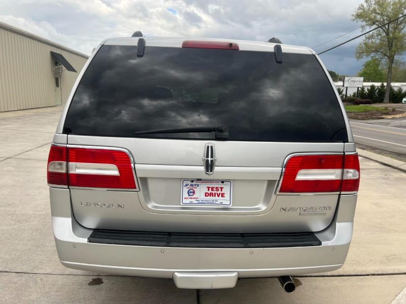 Lincoln Navigator L 2010 price $6,300