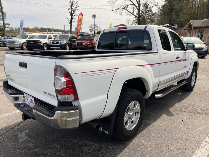 Toyota Tacoma 2013 price $18,900