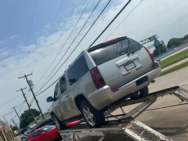 CHEVROLET SUBURBAN 2011 price $3,000 Down