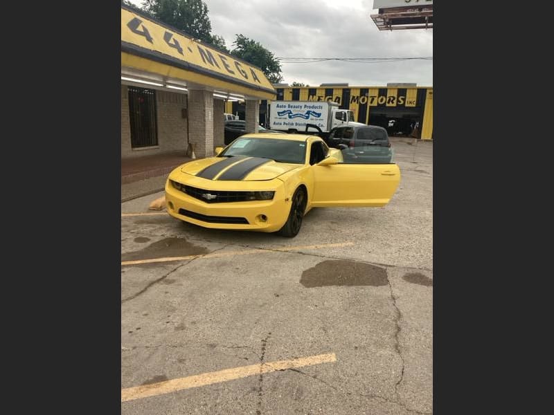 CHEVROLET CAMARO 2011 price $3,000 Down