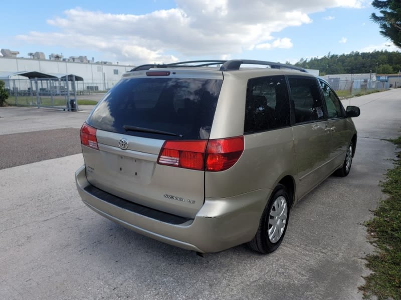 TOYOTA SIENNA 2004 price $3,995