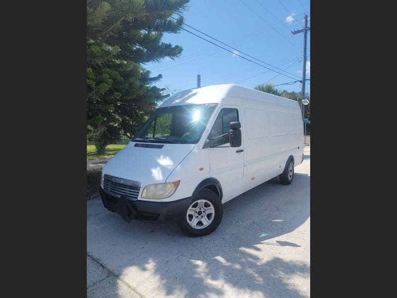 FREIGHTLINER 2500 2002 price $8,995