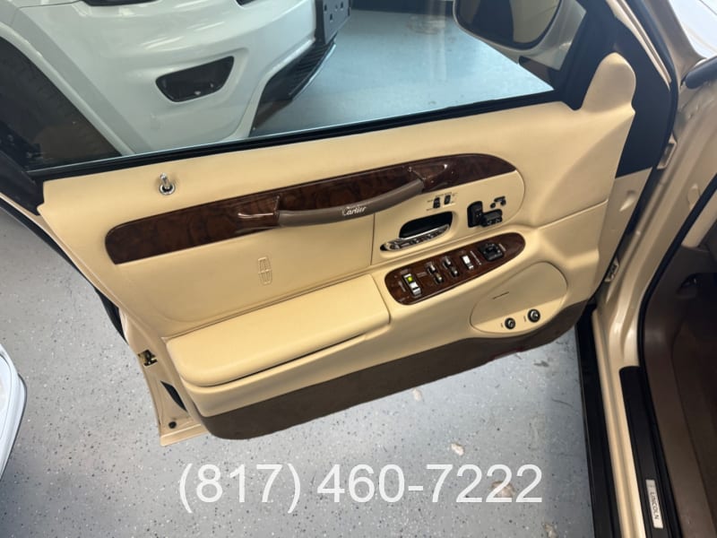 Lincoln Town Car 1998 price $7,498