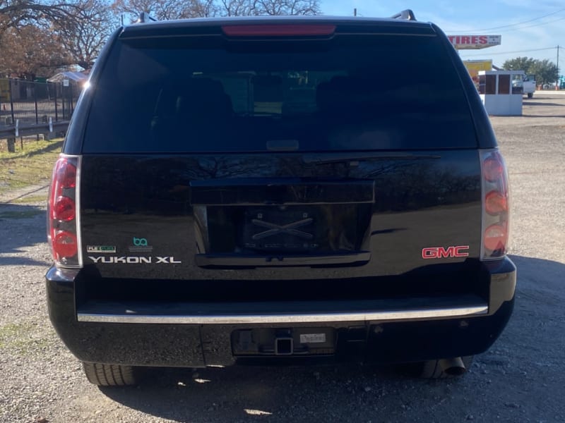 GMC Yukon XL 2011 price $16,997