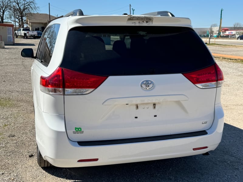 Toyota Sienna 2011 price $14,997