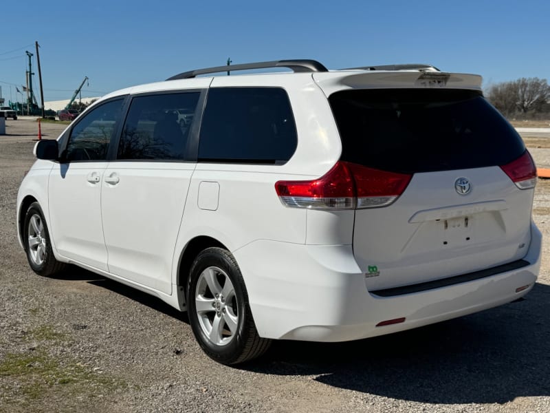 Toyota Sienna 2011 price $14,997