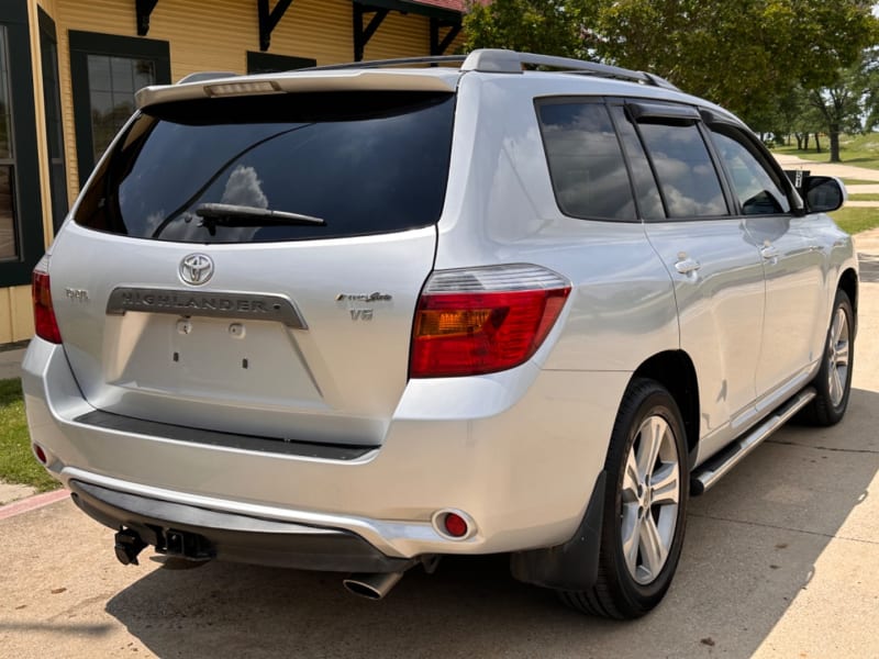 Toyota Highlander 2008 price $15,997