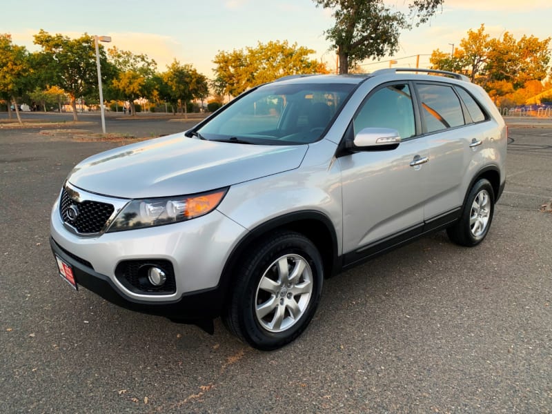 Kia Sorento 2012 price $8,000