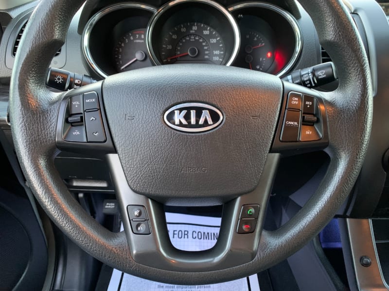 Kia Sorento 2012 price $8,000