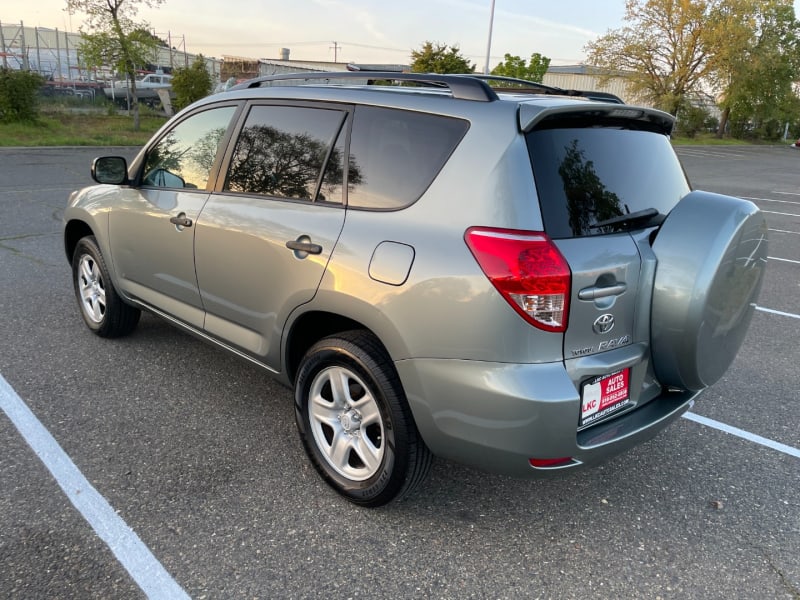 Toyota RAV4 2007 price $7,750