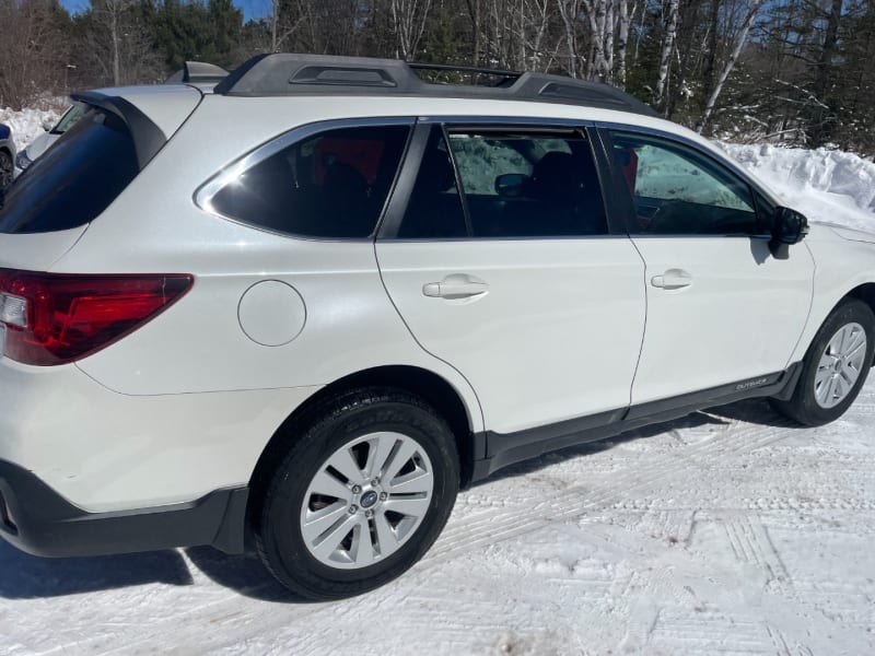 Subaru Outback 2018 price $17,999