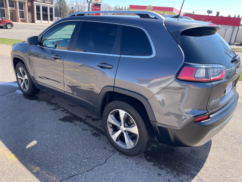 Jeep Cherokee 2020 price $19,999