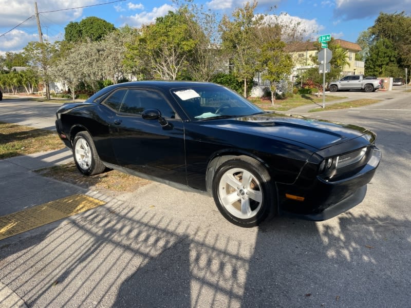 Dodge Challenger 2012 price $2,899