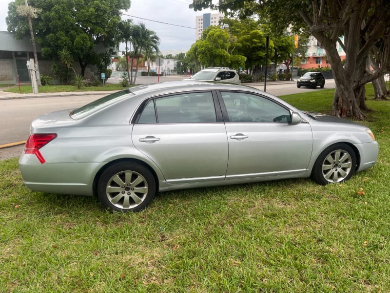 Toyota Avalon 2007 price $1,899