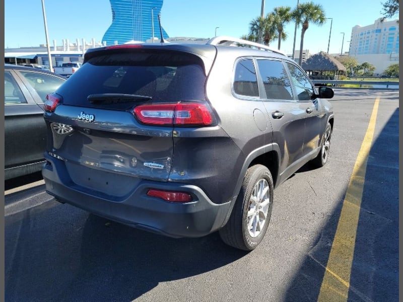 Jeep Cherokee 2016 price $2,999