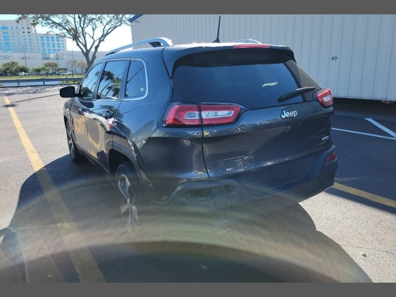 Jeep Cherokee 2016 price $2,999