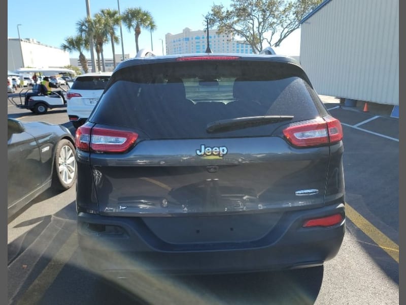 Jeep Cherokee 2016 price $2,999