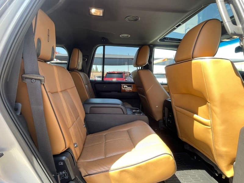 Lincoln Navigator 2014 price $17,995