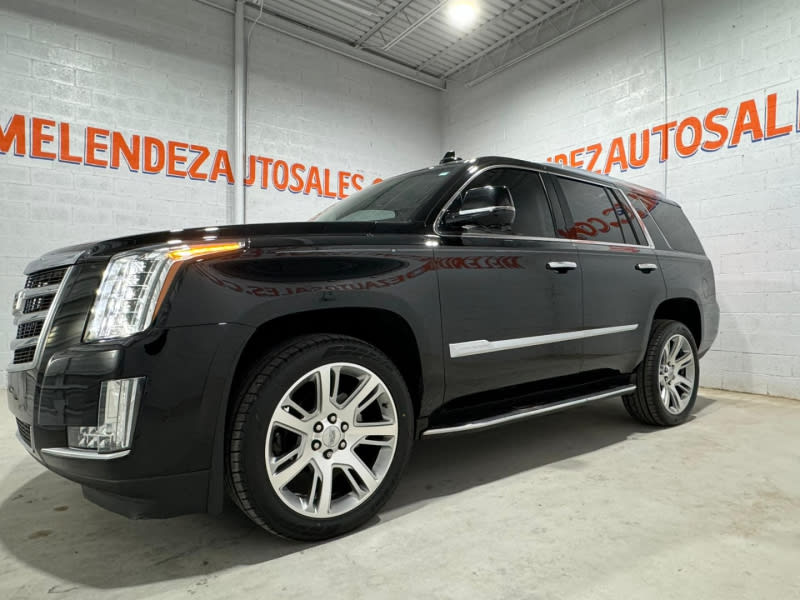 Cadillac Escalade 2018 price $35,995