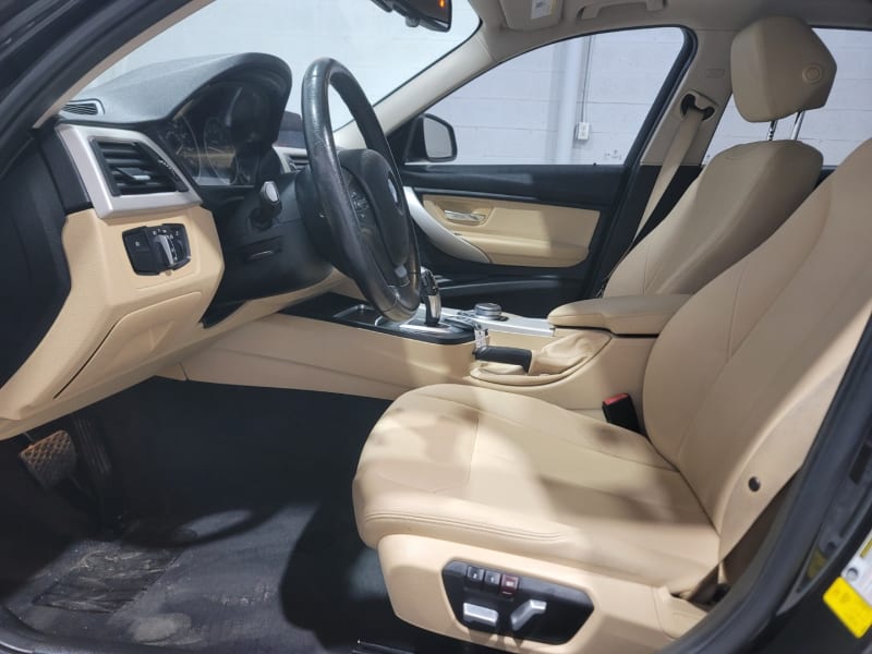 BMW 3-Series 2018 price $18,995