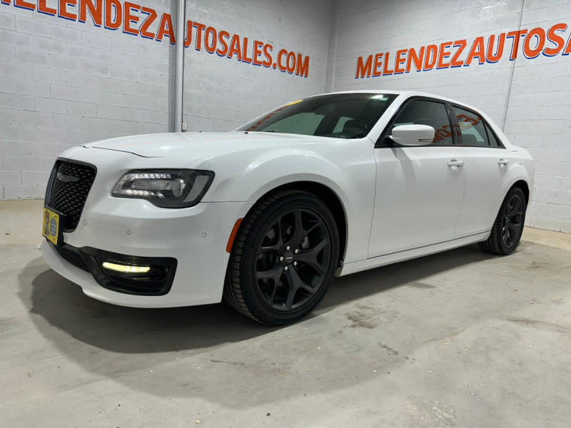 Chrysler 300 2021 price $34,995