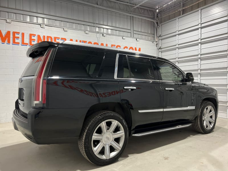 Cadillac Escalade 2015 price $31,995