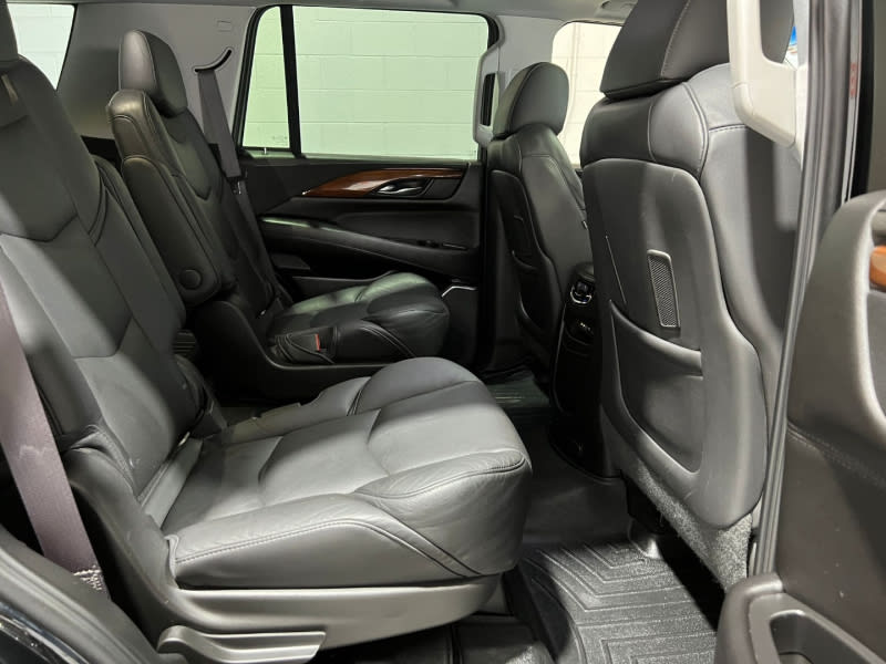 Cadillac Escalade 2015 price $31,995