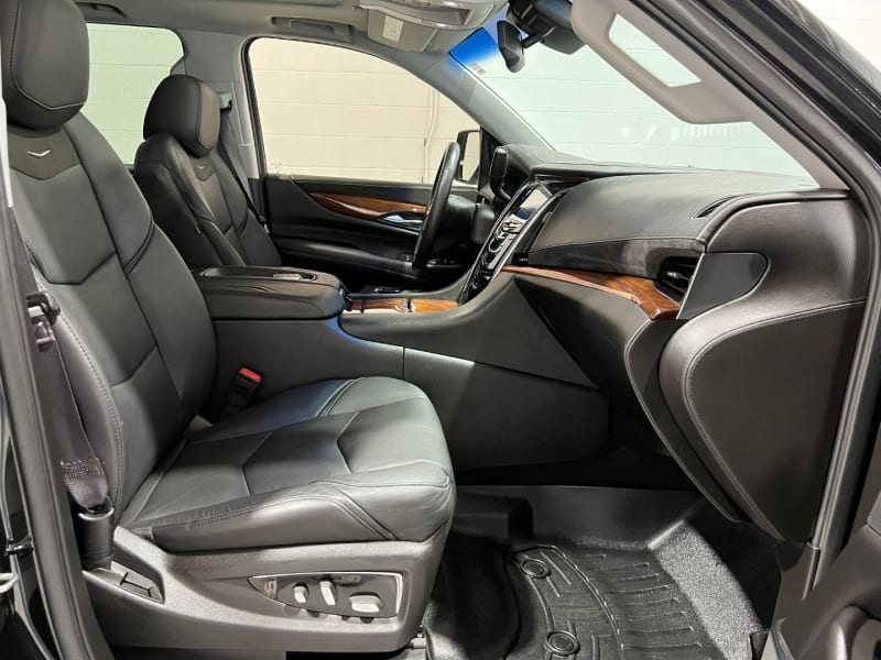 Cadillac Escalade 2015 price $31,995