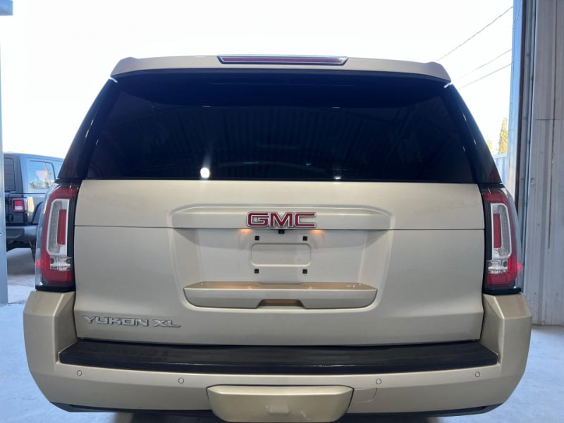 GMC Yukon XL 2016 price $23,995