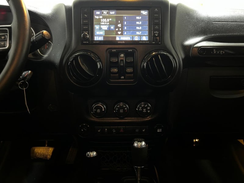 Jeep Wrangler Unlimited 2015 price $26,995