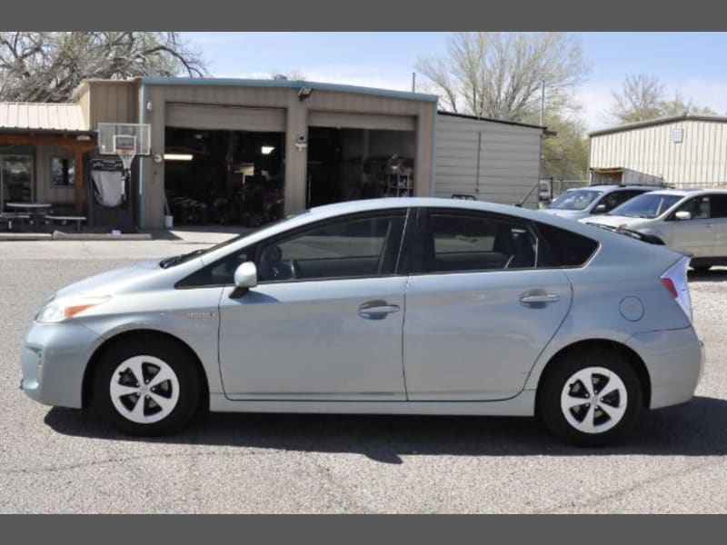 Toyota Prius 2014 price $9,777