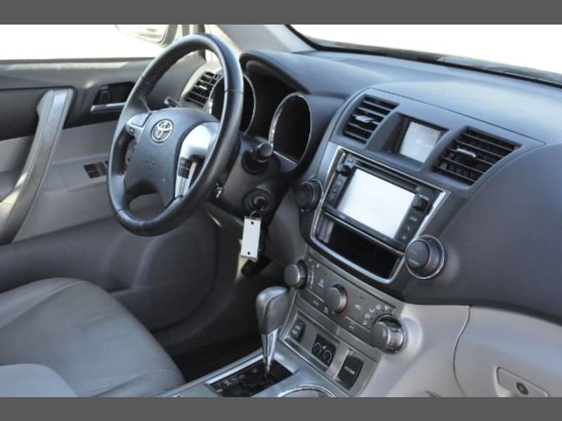 Toyota Highlander 2013 price $18,333