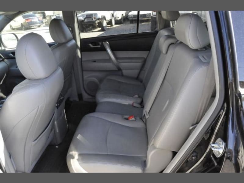 Toyota Highlander 2013 price $18,333