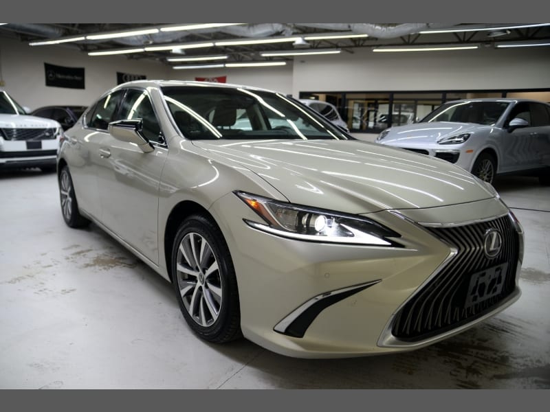 Lexus ES 2019 price $31,355