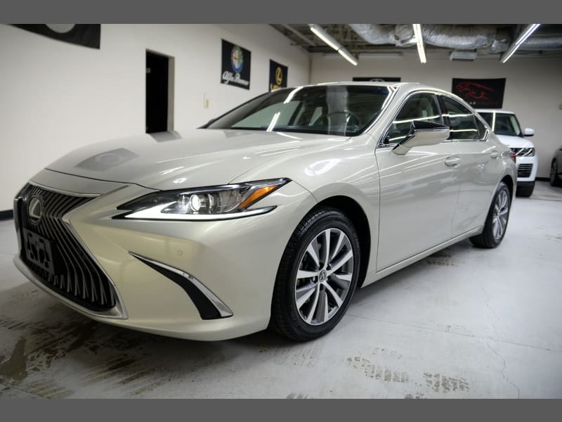 Lexus ES 2019 price $31,355