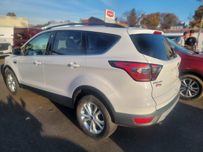 Ford Escape 2018 price $10,499