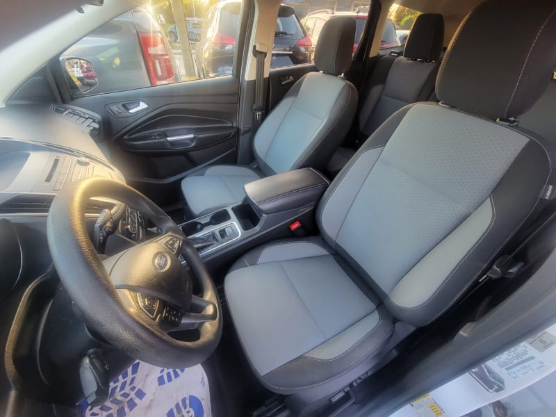 Ford Escape 2018 price $10,499